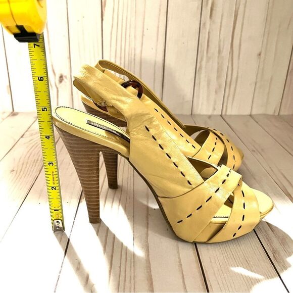 Chinese Laundry Yellow Tan Slingback Heels with Brown Pickstitch Size 7 - Picture 7 of 7
